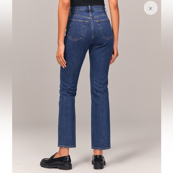 Abercrombie Ultra High Rise Ankle Straight Jean - Picture 4 of 12